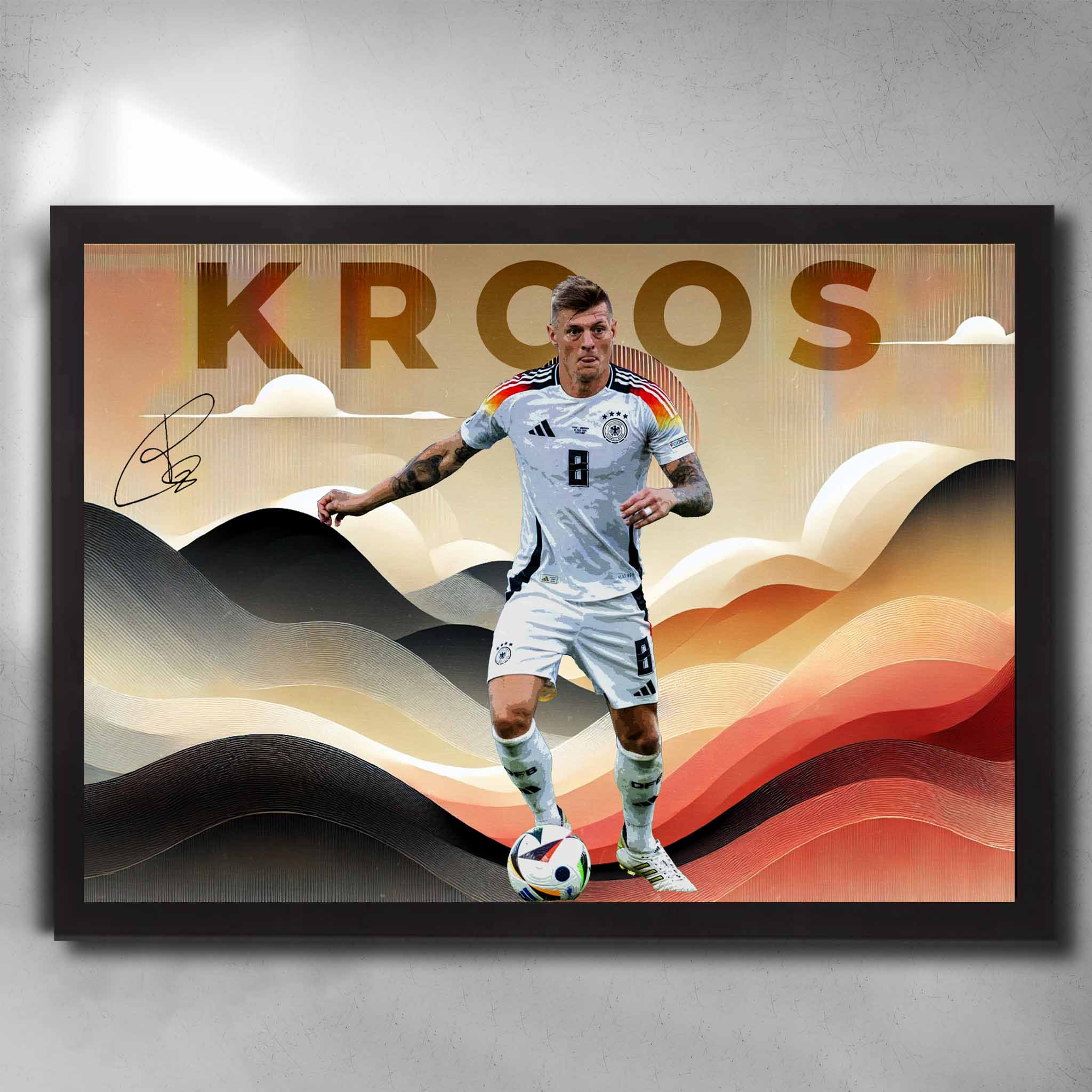 Toni Kroos Symphony Art in black frame – premium football wall art for fans.